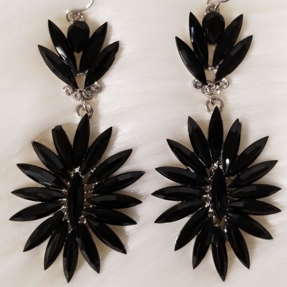 Lovely Rosetta Jewelry - Black Onyx Looking Earrings